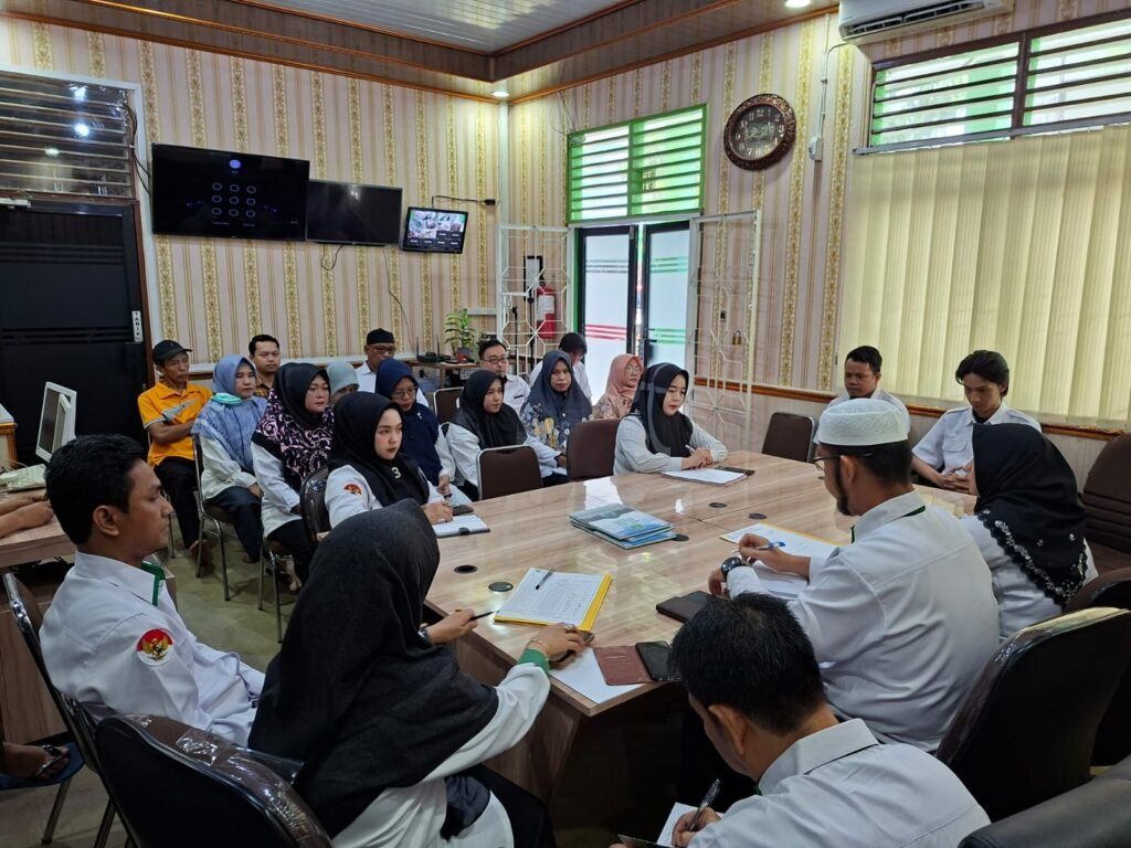 rapat pegawai